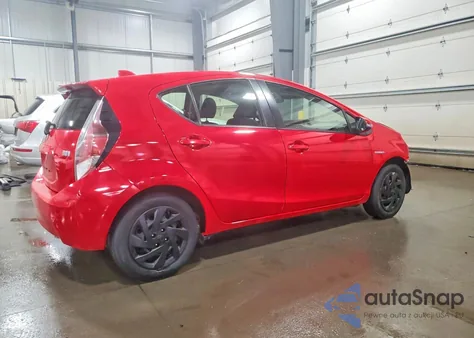 2015 Toyota Prius C z USA, uszkodzony, nr VIN JTDKDTB36F1580234